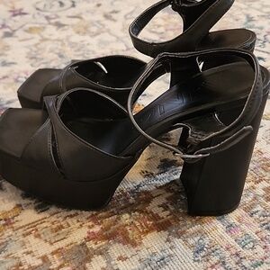 Mango Black Plateform 3" Strappy Sandals, size 38/8